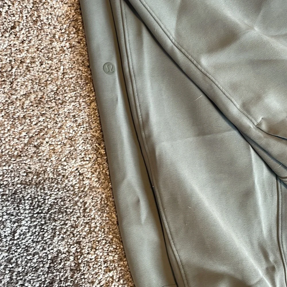 Lululemon On the Fly woven joggers - Picture 2 of 5